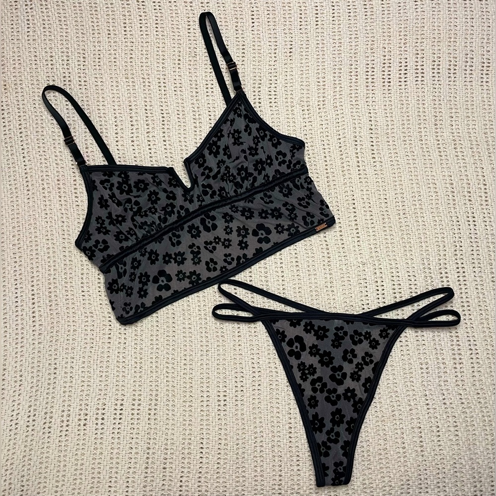 PINK | Pink Women’s Bra & Thong Set Combo | Unworn | Size: XS